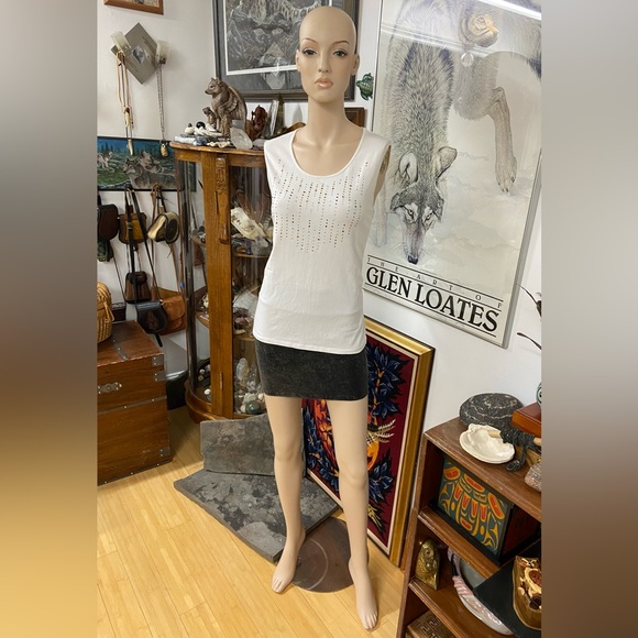 🐦‍⬛4/$20🐦‍⬛ Tank Top with Golden Spheres Appliqués in Subtle Cat/Heart Shape - Picture 4 of 15